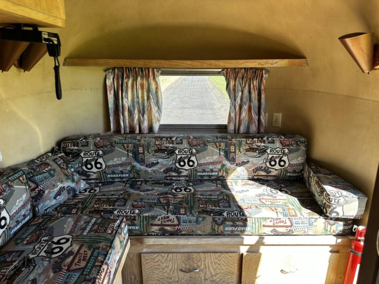 A photo of this 1962 Airstream BAMBI 16