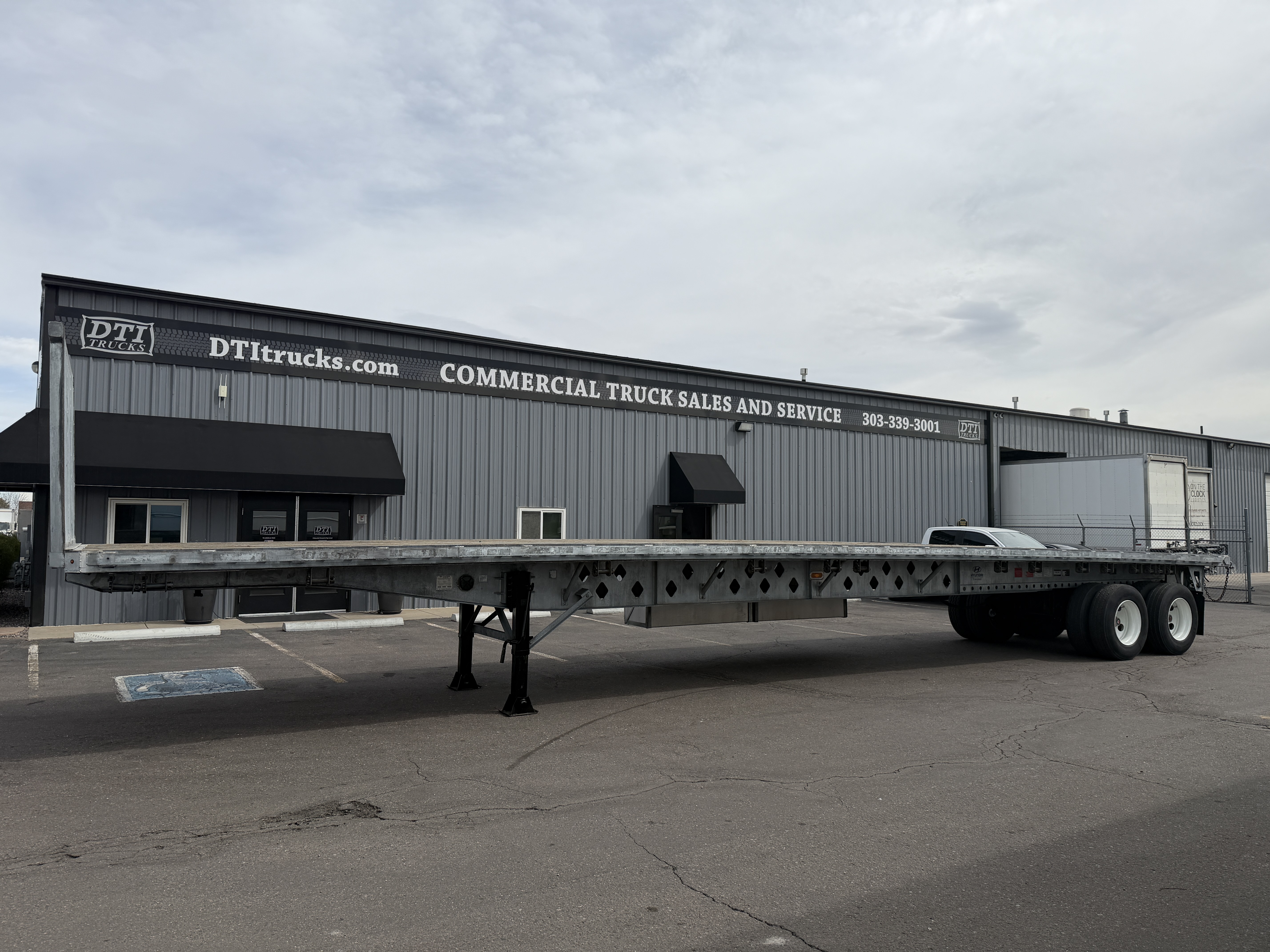 2016 HYUNDAI 48' With Forklift Mount in Wheat Ridge, CO
