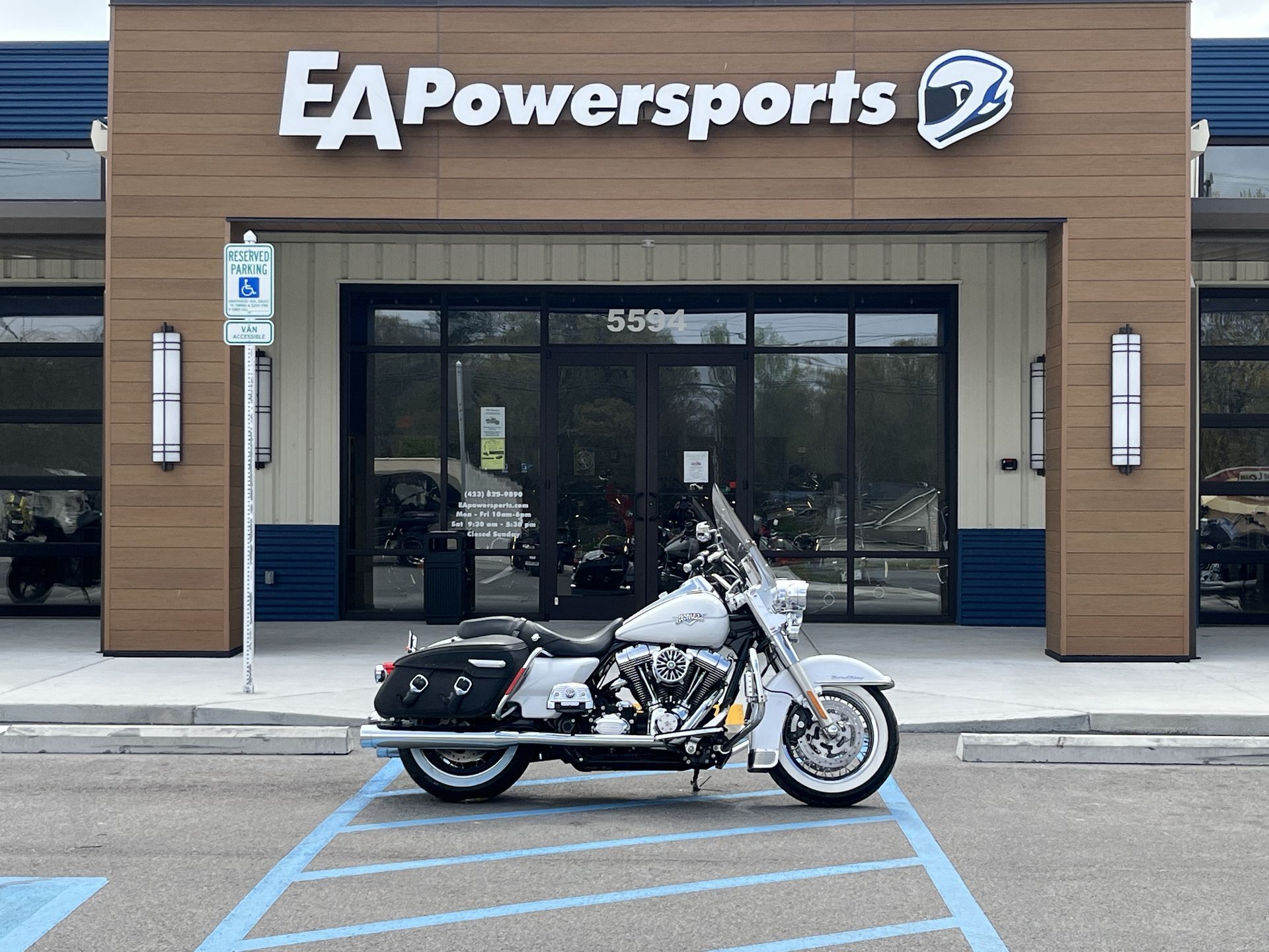 2012 Harley-Davidson ROAD KING in East Ridge, TN