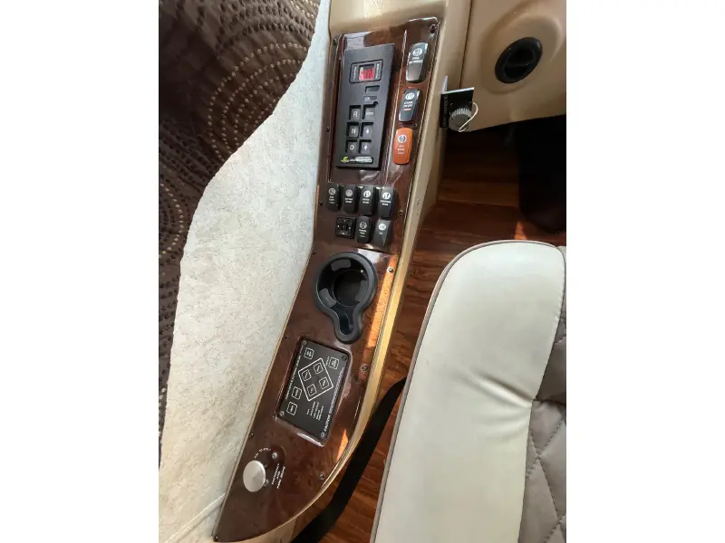 2007 HOLIDAY RAMBLER NEPTUNE 36PBQ