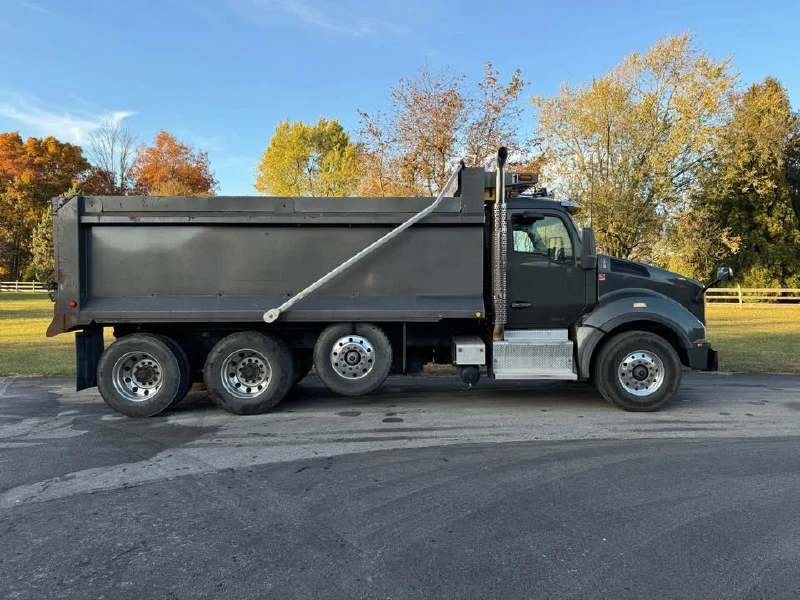 2017 KENWORTH T880