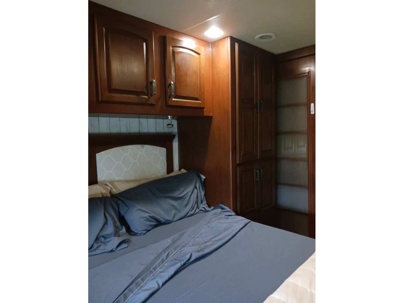 A photo of this 2014 Jayco SENECA 37 FS