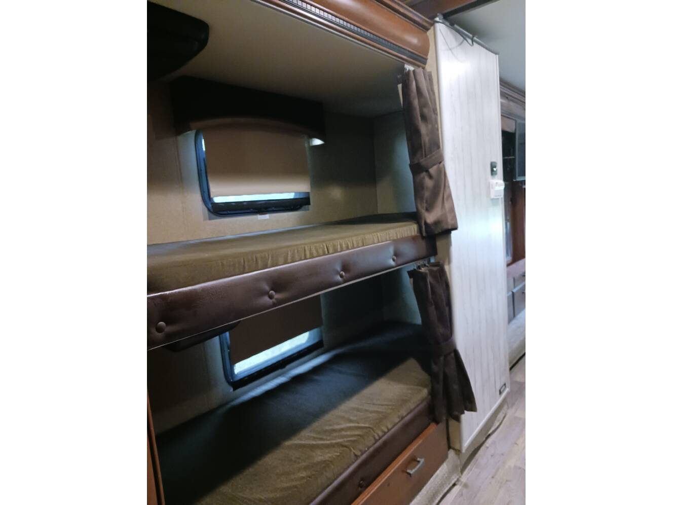 A photo of this 2014 Jayco SENECA 37 FS
