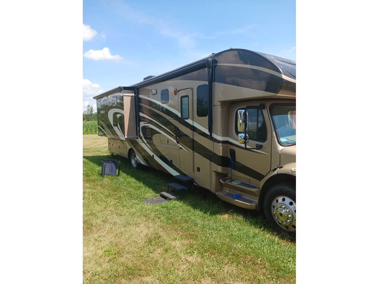 A photo of this 2014 Jayco SENECA 37 FS