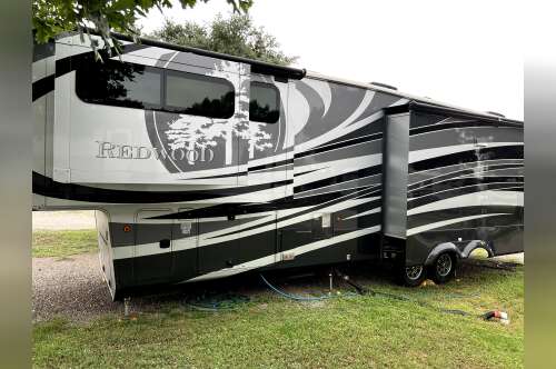 2015 Redwood REDWOOD 38GK in port oconnor TX