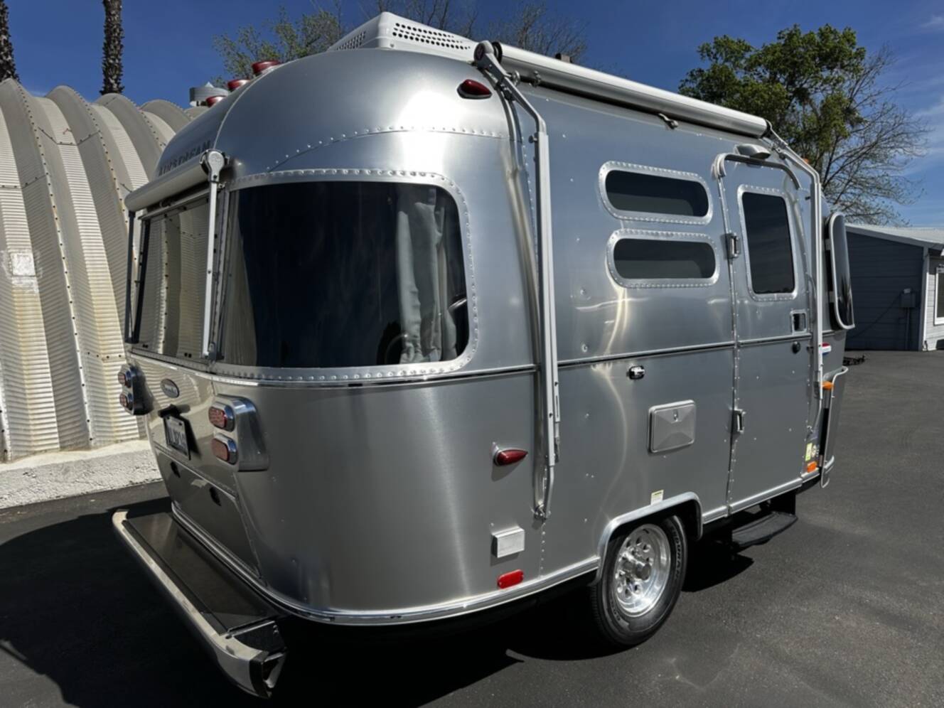 A photo of this 2012 Airstream International Serenity 16RB