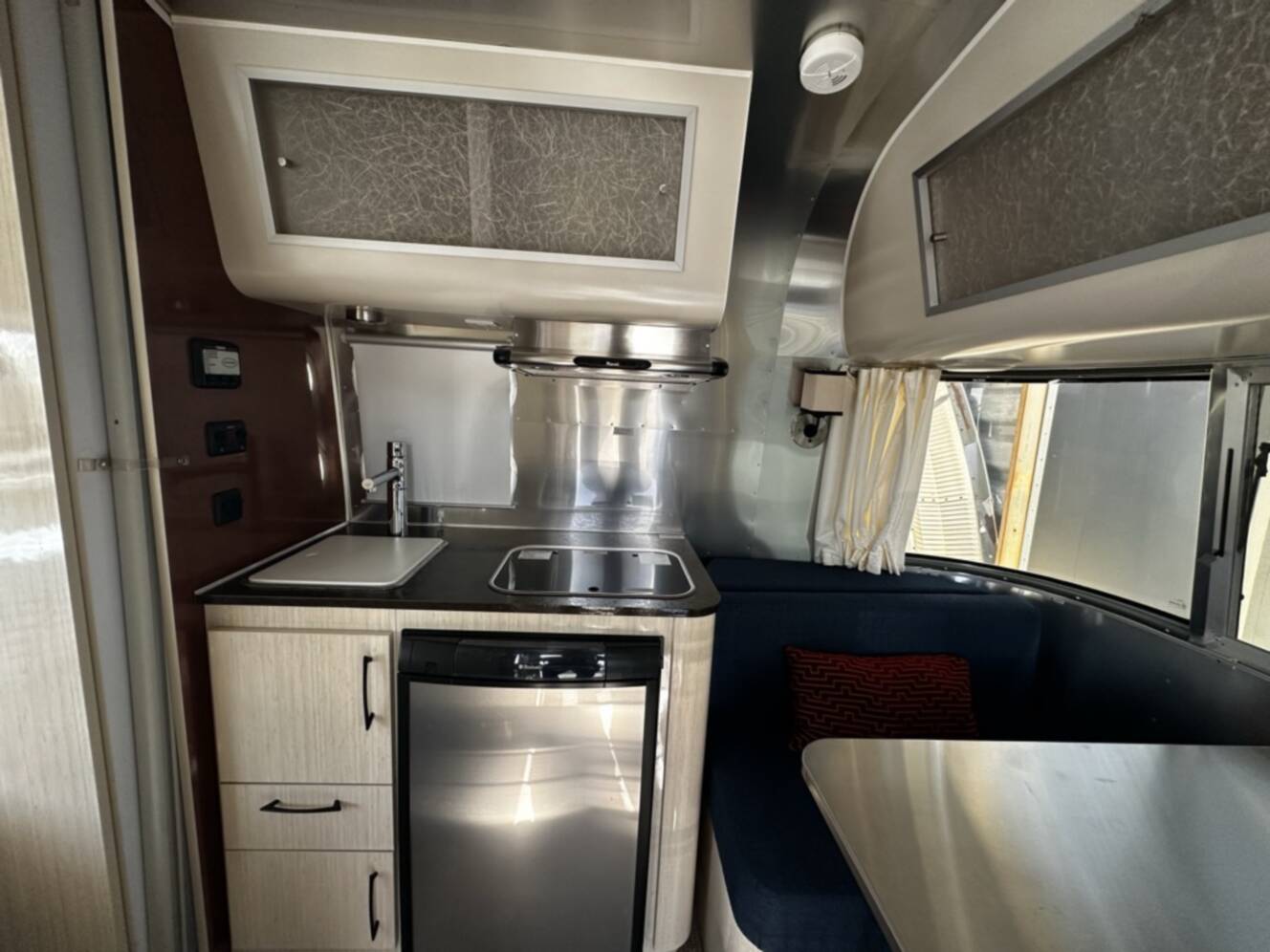A photo of this 2012 Airstream International Serenity 16RB
