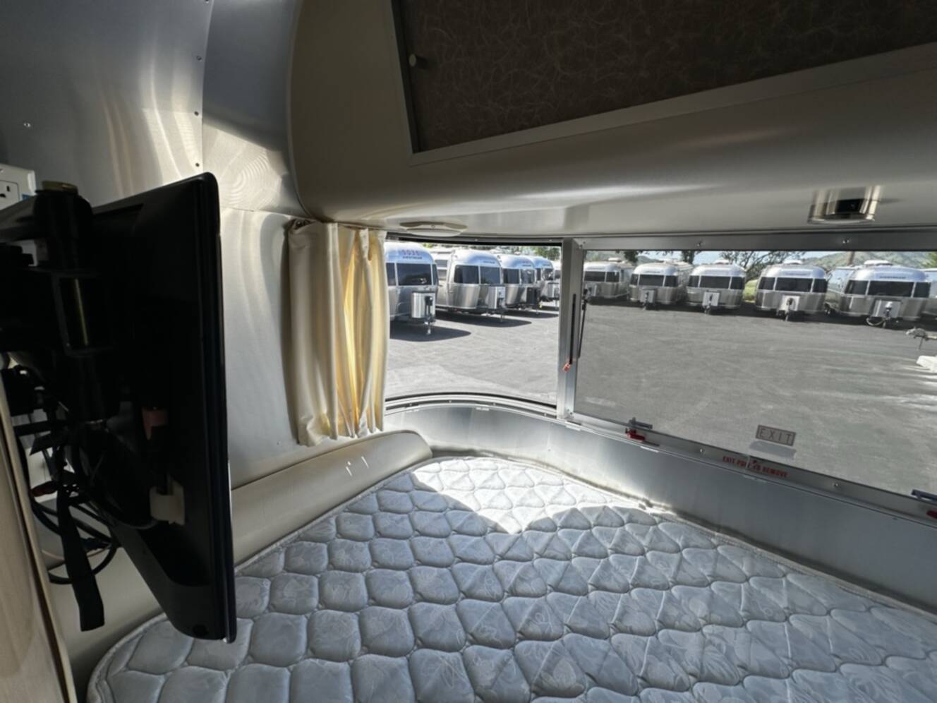 A photo of this 2012 Airstream International Serenity 16RB