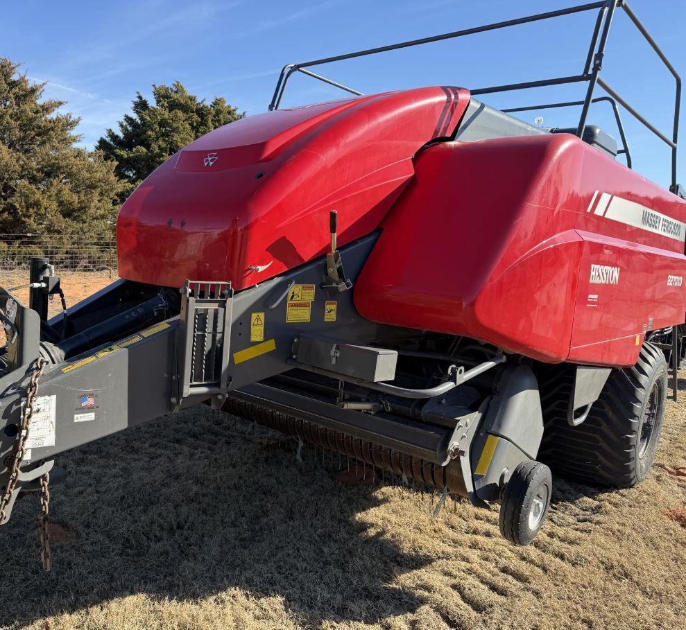 2020 MASSEY FERGUSON 2270XD in Weatherford, OK