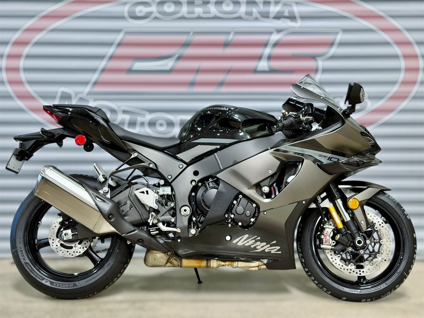 Gray Harley-Davidson,honda,husqvarna,kawasaki,ktm,royal Enfield