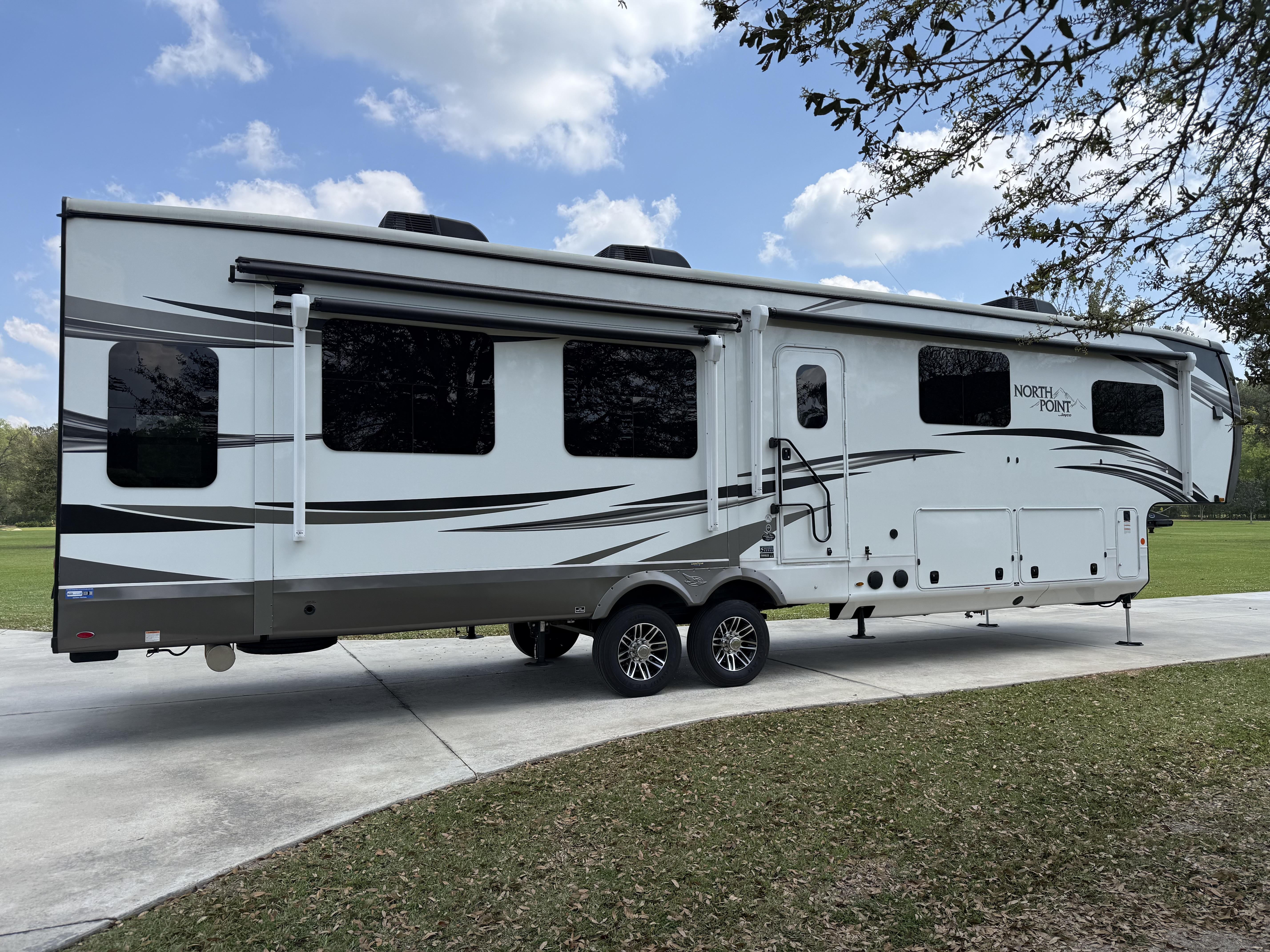 2021 Jayco NORTH POINT 377RLBH RV