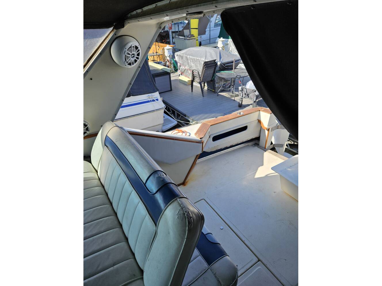 A photo of this 1987 Sea Ray 390 Express Cruiser