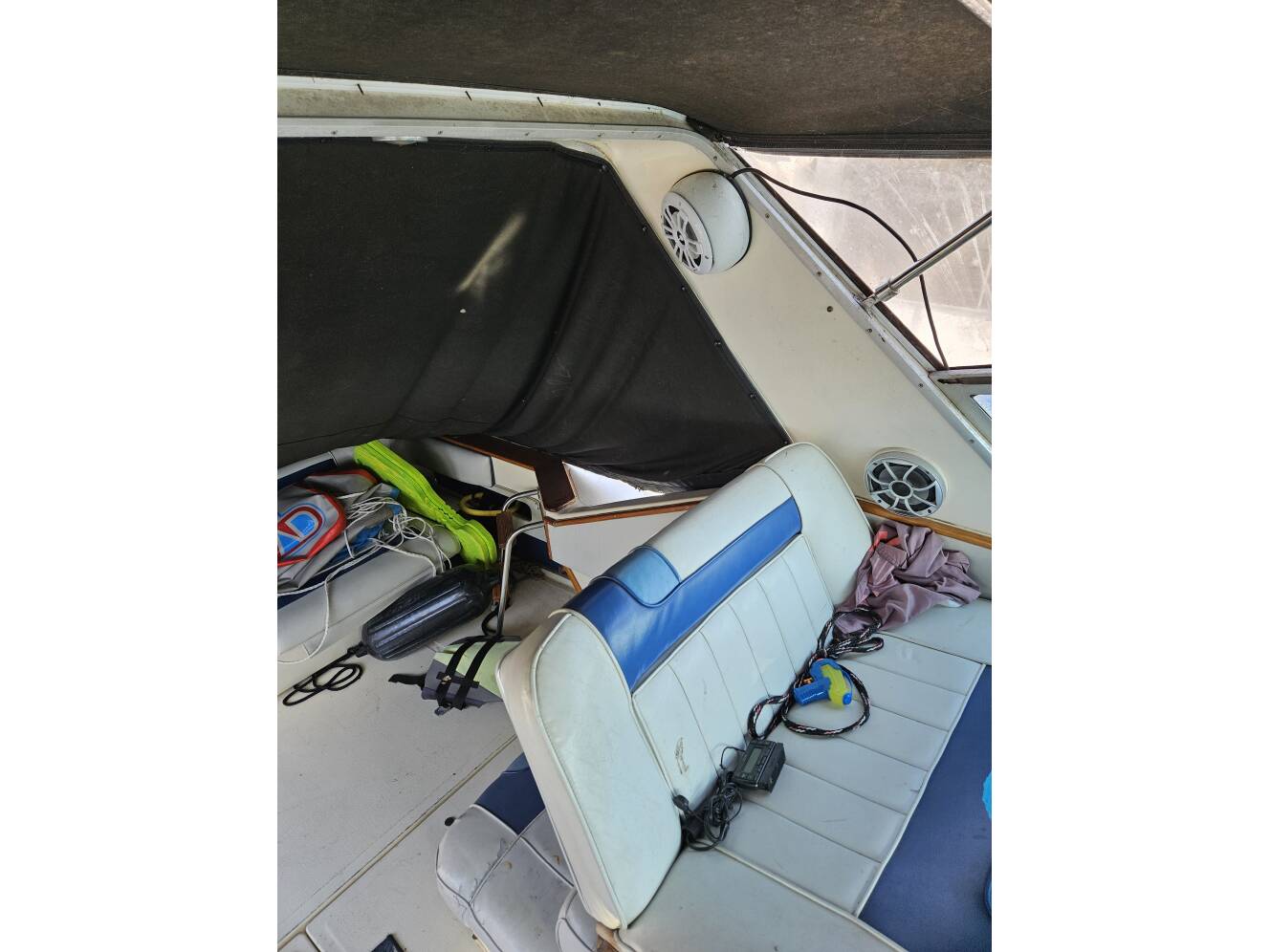A photo of this 1987 Sea Ray 390 Express Cruiser