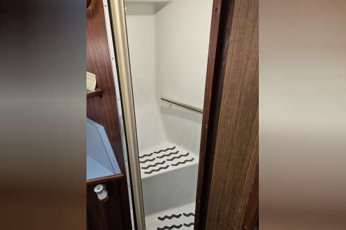 1987 Sea Ray 390 Express Cruiser in mooresville in IN