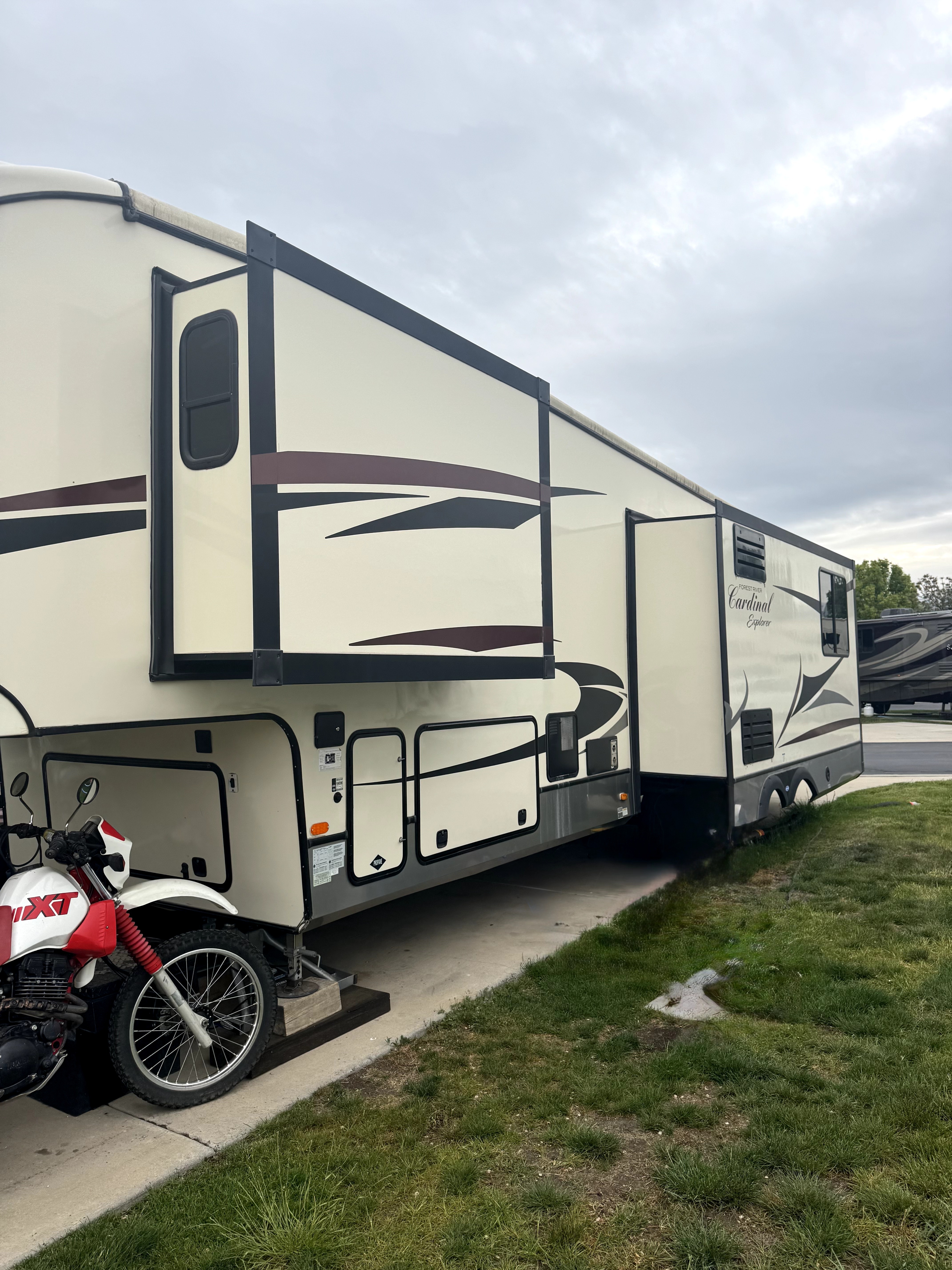 2019 Forest River CARDINAL EXPLORER 322DS in lehi UT