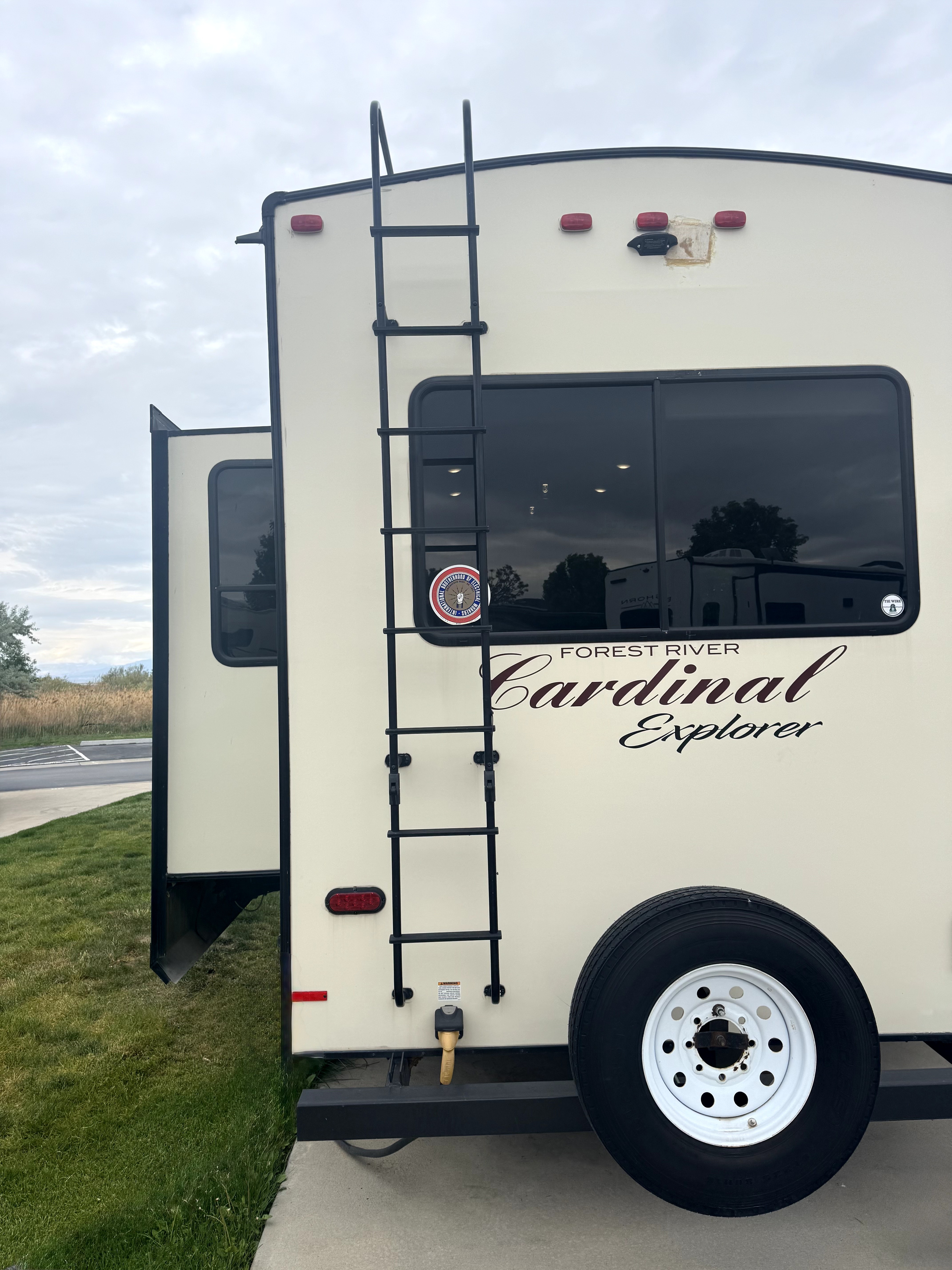 2019 Forest River CARDINAL EXPLORER 322DS in lehi UT
