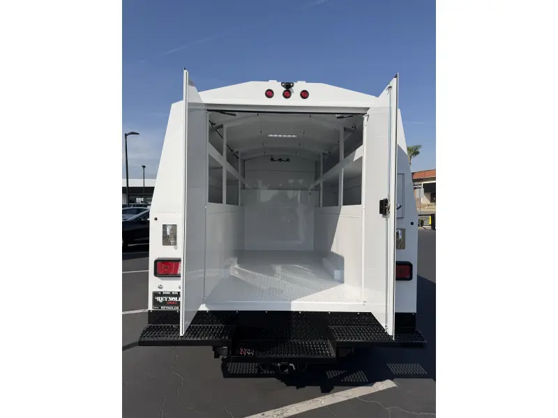 2026 GMC SAVANA CUTAWAY 3500 V8 GAS