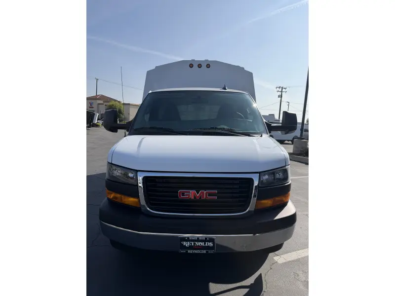 2026 GMC SAVANA CUTAWAY 3500 V8 GAS