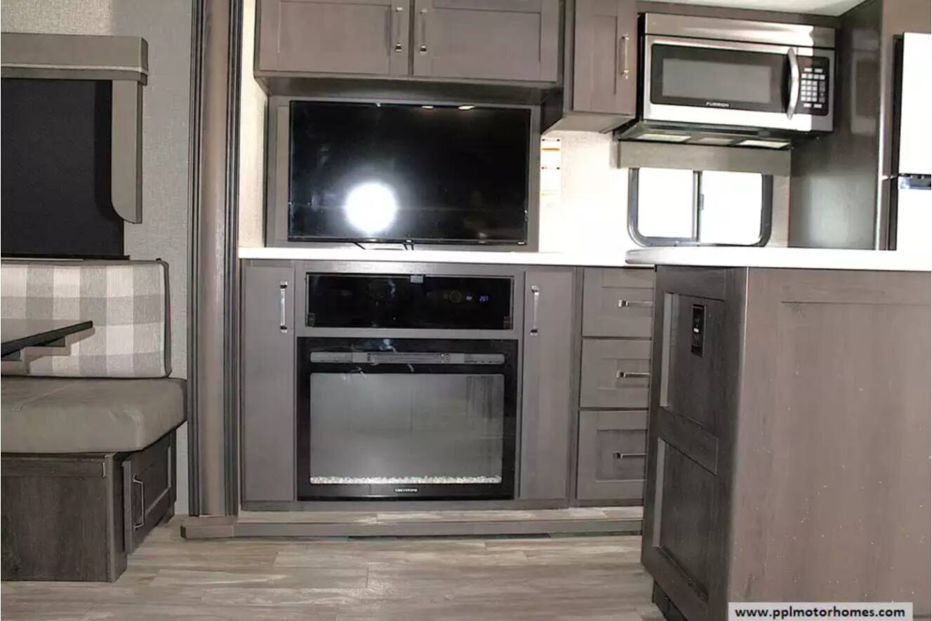A photo of this 2022 Grand Design Reflection 31MB
