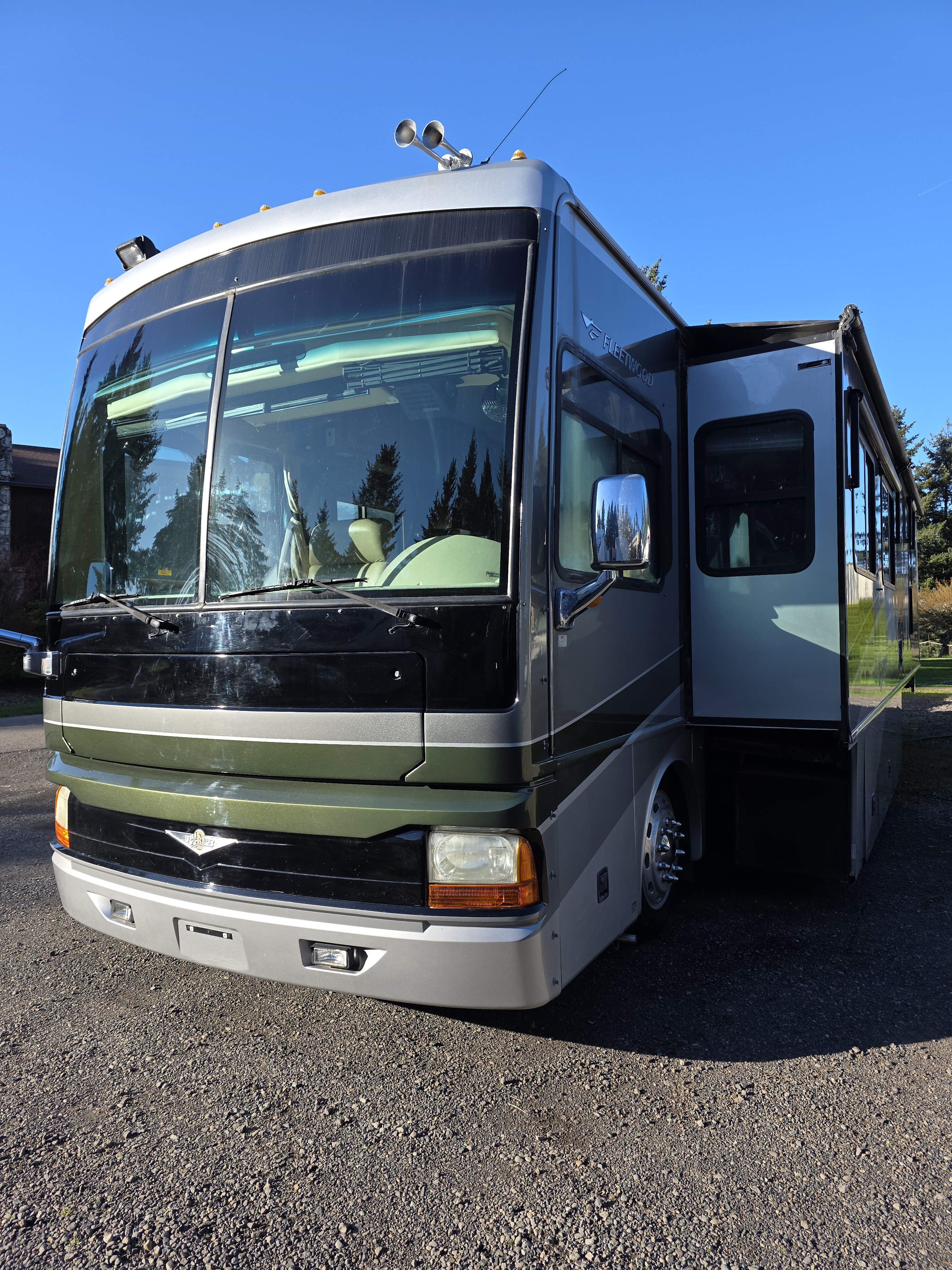 2007 Fleetwood DISCOVERY 39V in oregon city OR