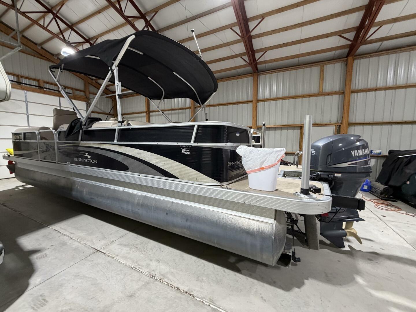2011 Bennington 2554 GCW in onaway MI