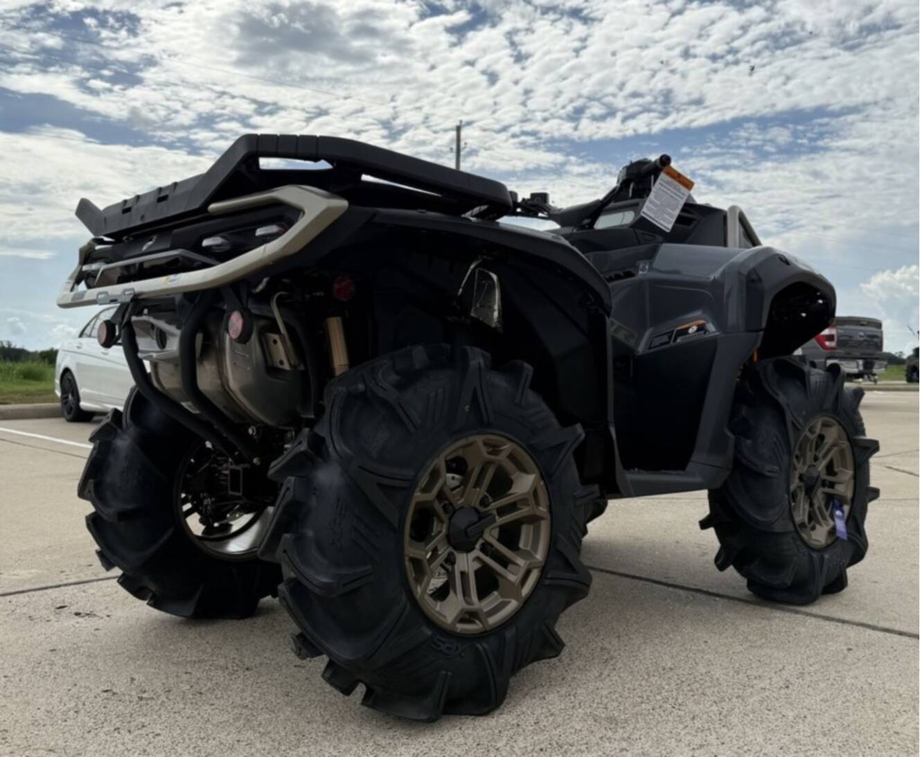 A photo of this 2026 Can-Am Outlander X mr 850