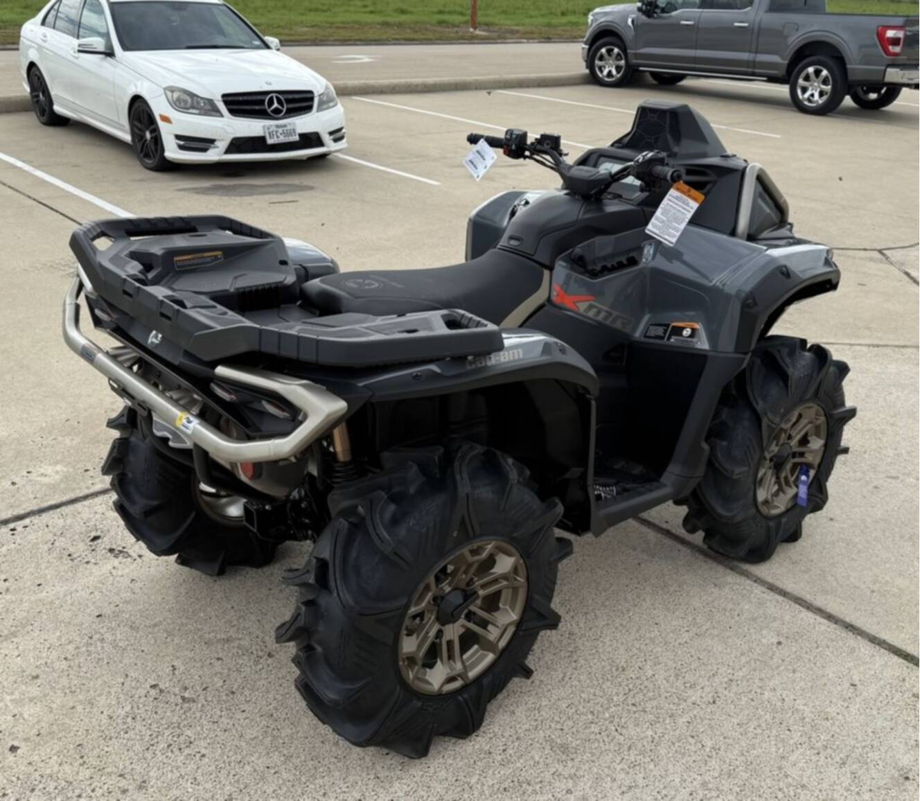 A photo of this 2026 Can-Am Outlander X mr 850