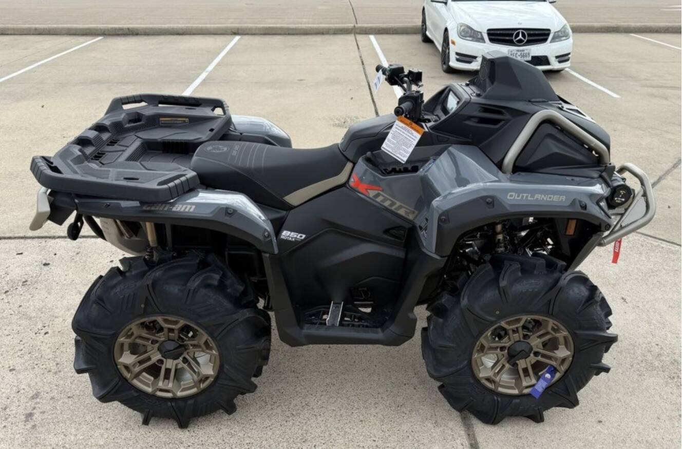 A photo of this 2026 Can-Am Outlander X mr 850