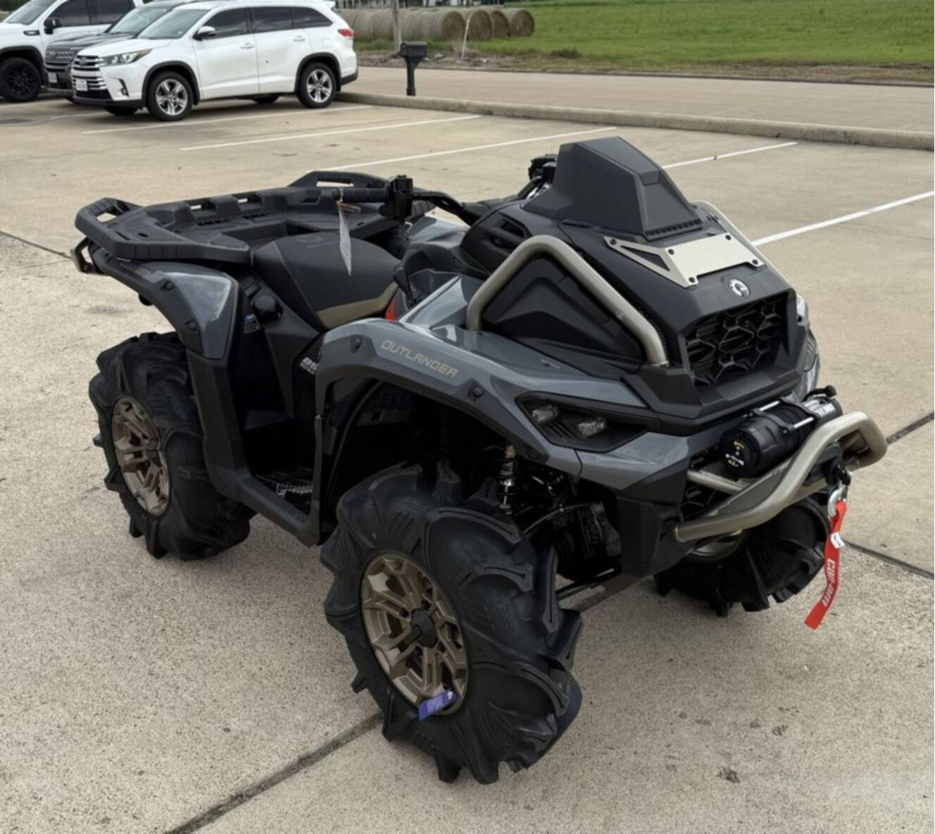 A photo of this 2026 Can-Am Outlander X mr 850