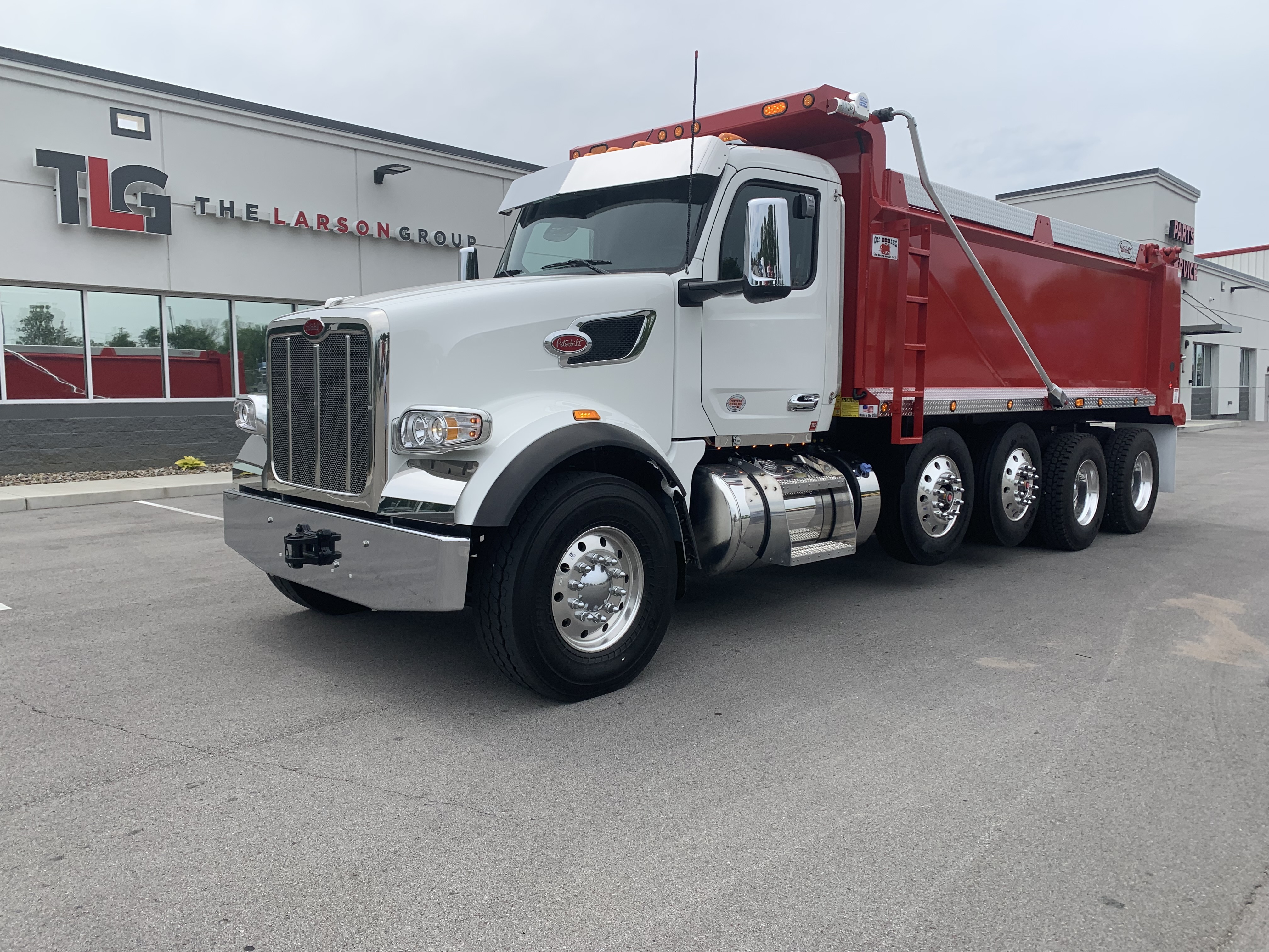 2026 PETERBILT 567 in Jeffersonville, IN