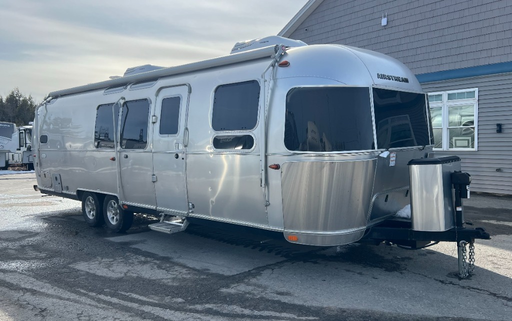 2022 Airstream Flying Cloud 30FB in manchester ME
