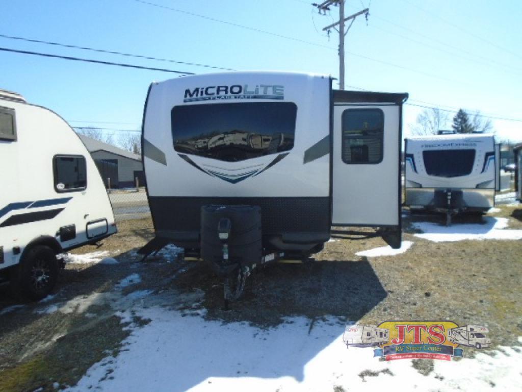 2021 Forest River Rv Flagstaff Micro Lite 25FKS in grafton OH