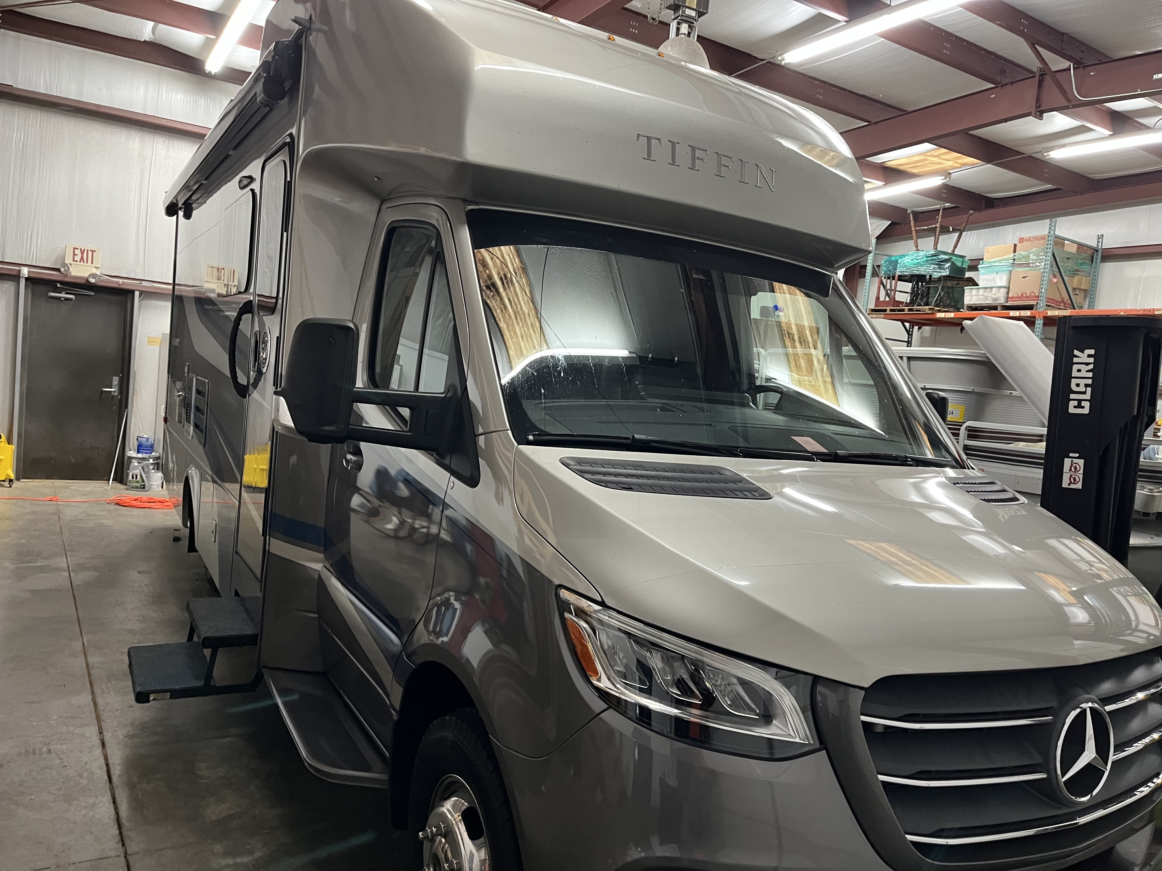 2021 Tiffin Motorhomes WAYFARER 24RW RV