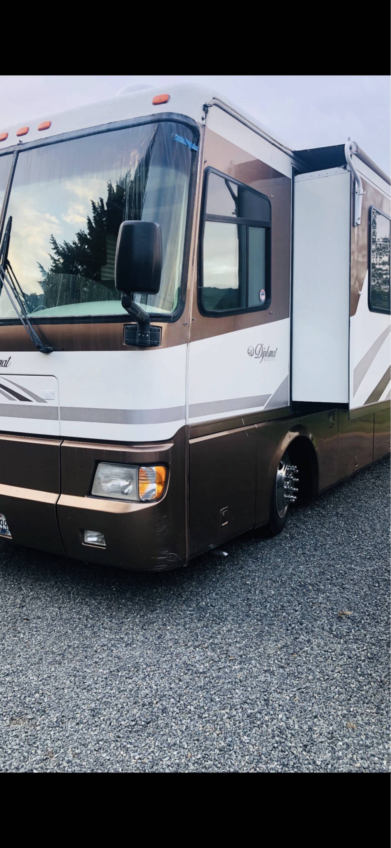 A photo of this 1999 Monaco DIPLOMAT 38 A