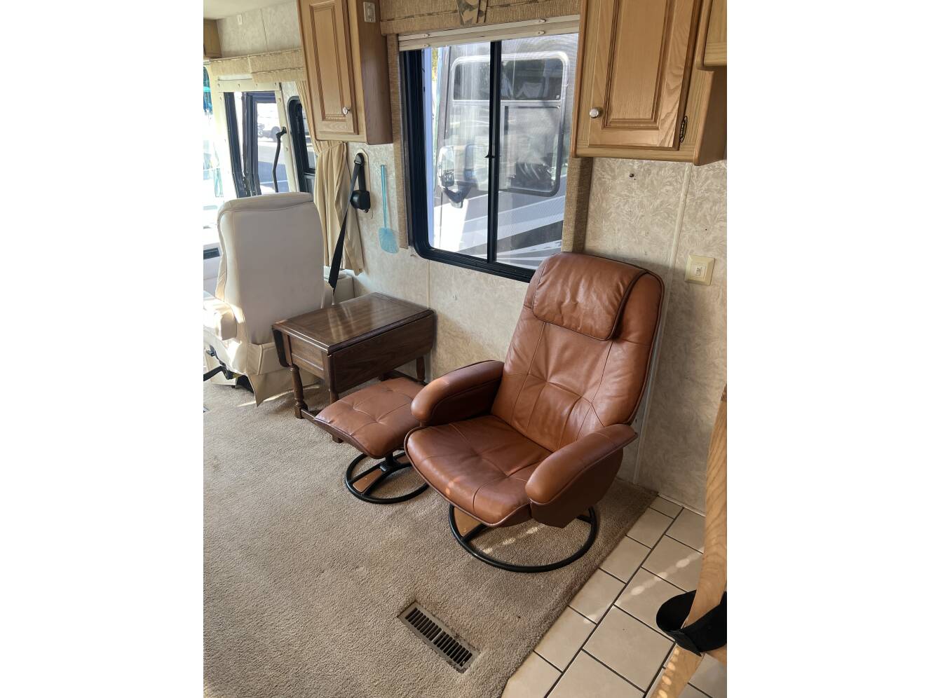 A photo of this 1999 Monaco DIPLOMAT 38 A
