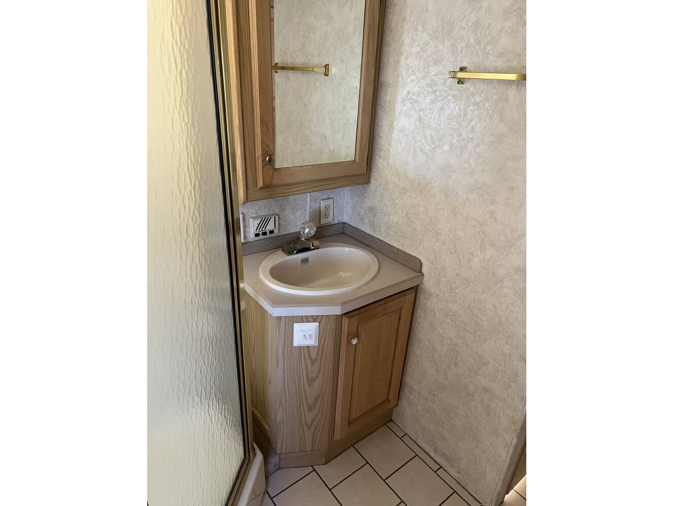 A photo of this 1999 Monaco DIPLOMAT 38 A