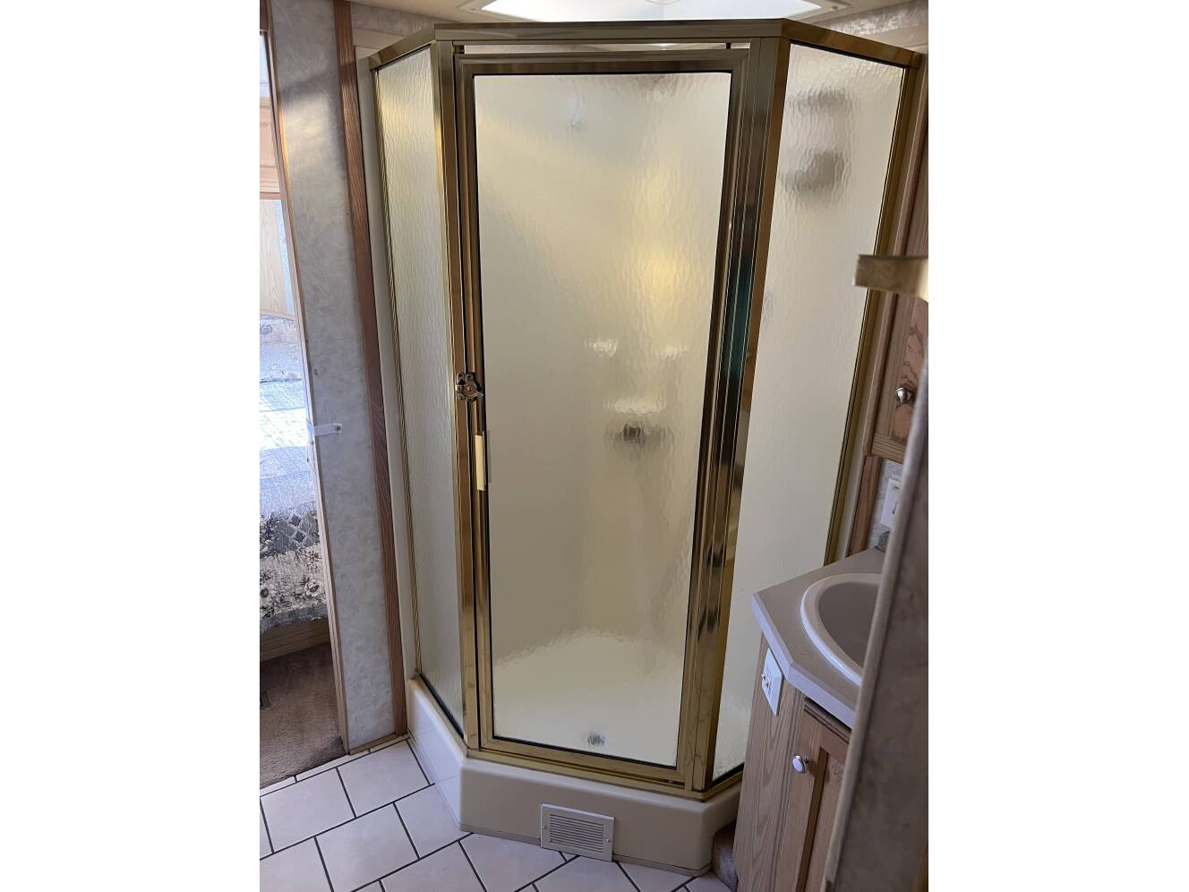 A photo of this 1999 Monaco DIPLOMAT 38 A