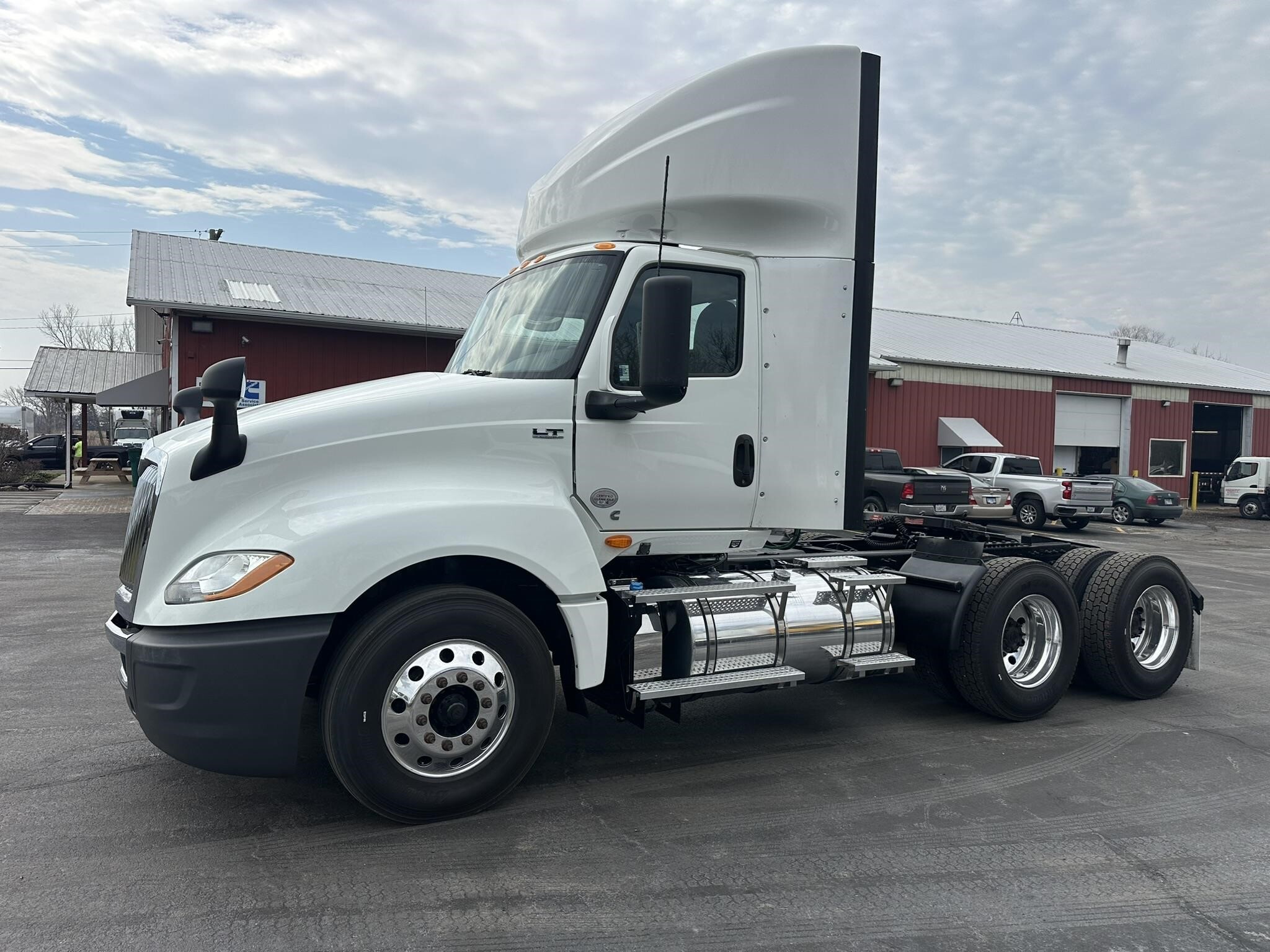 2020 INTERNATIONAL LT625 in Marengo, IL