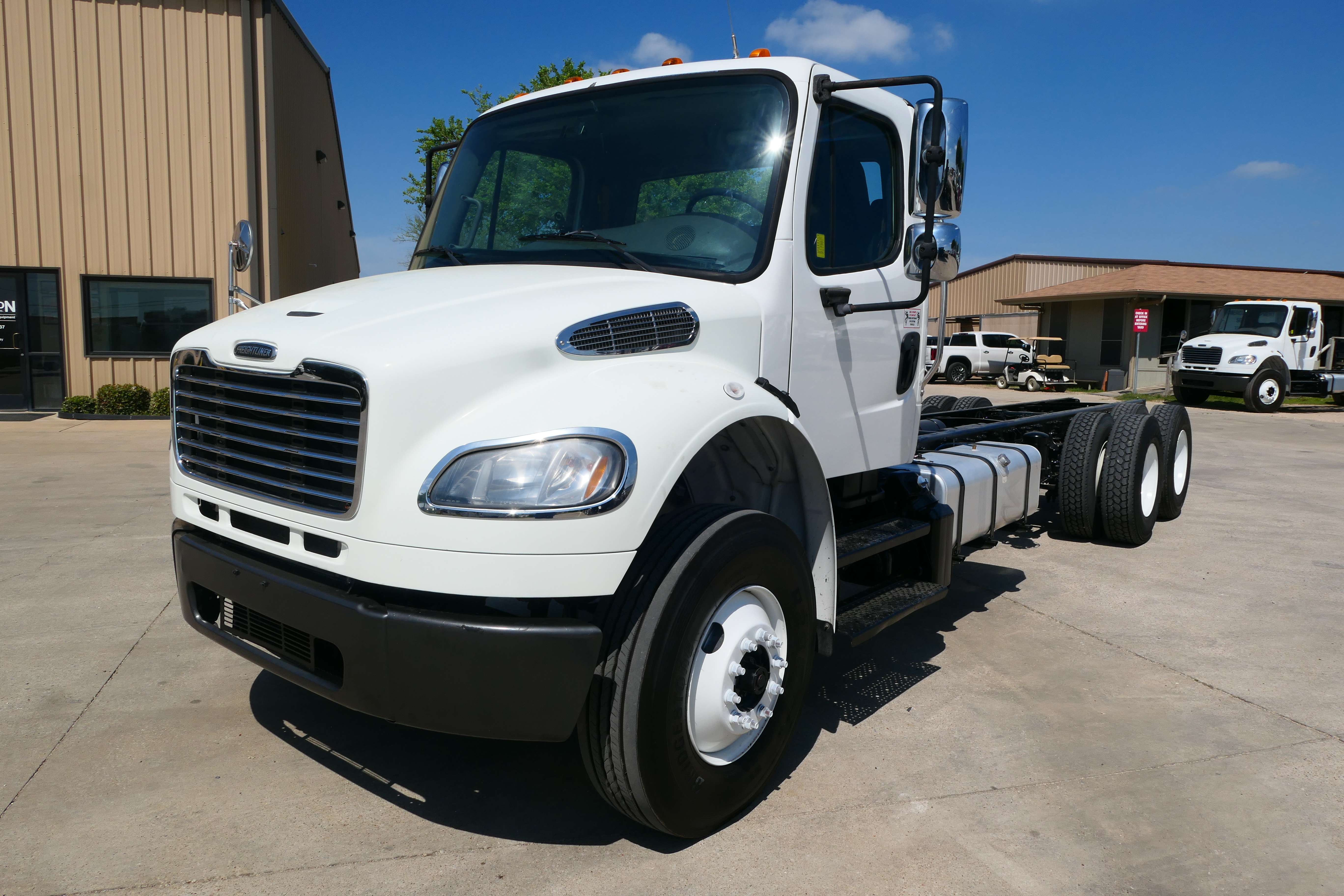 2017 FREIGHTLINER BUSINESS CLASS M2 106 in Dallas, TX