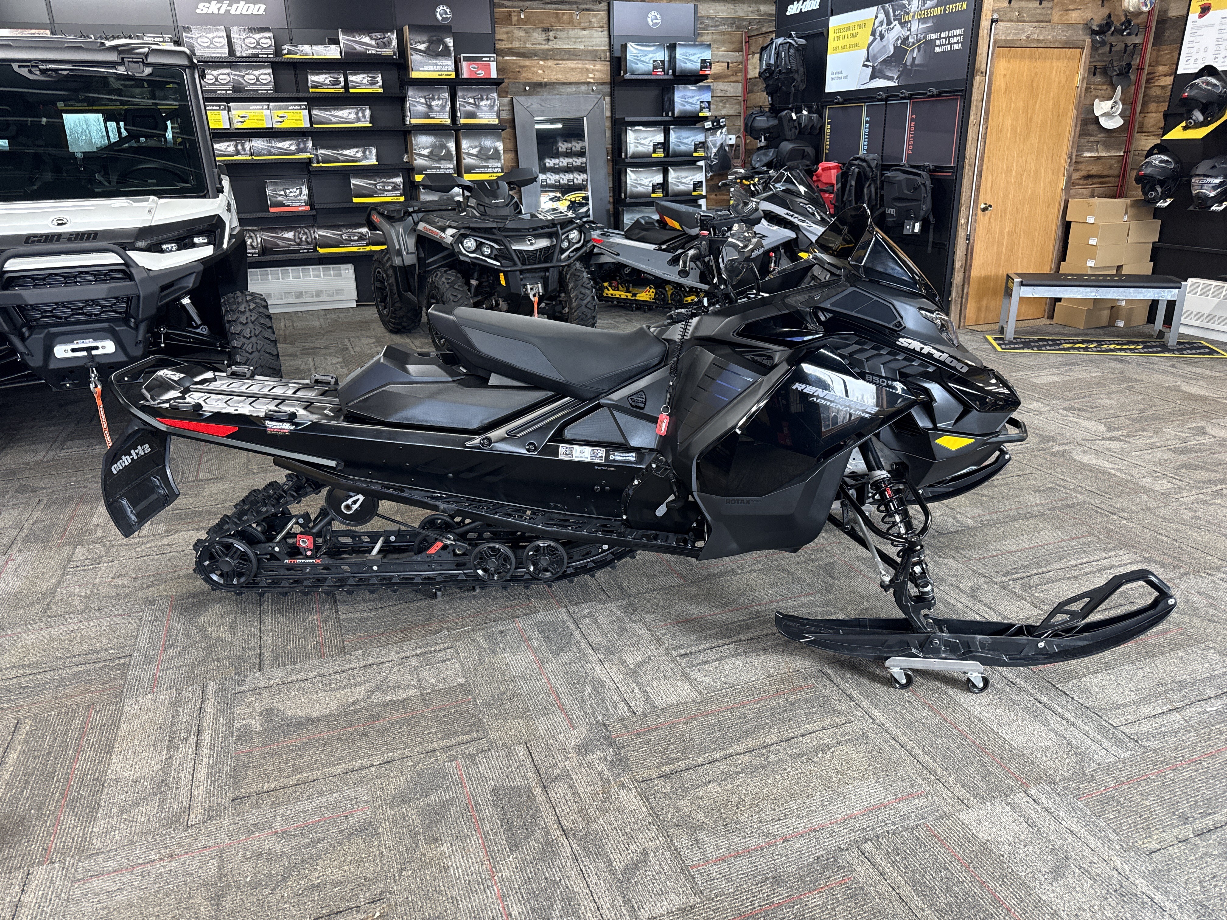 2023 Ski-Doo Renegade Adrenaline 850 E-TEC ES Ripsaw 1.25 BASE in bergland MI