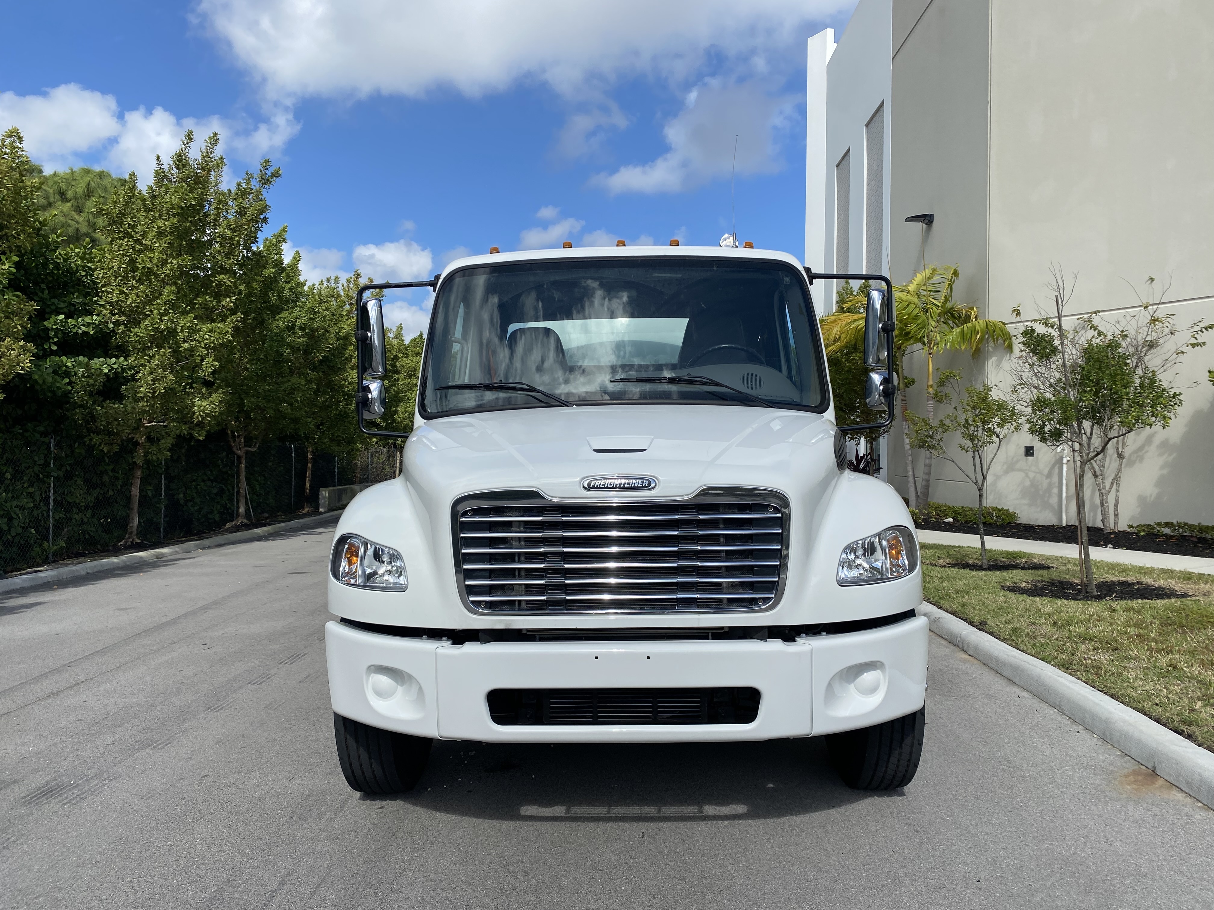 2018 FREIGHTLINER BUSINESS CLASS M2 106 in Hialeah, FL