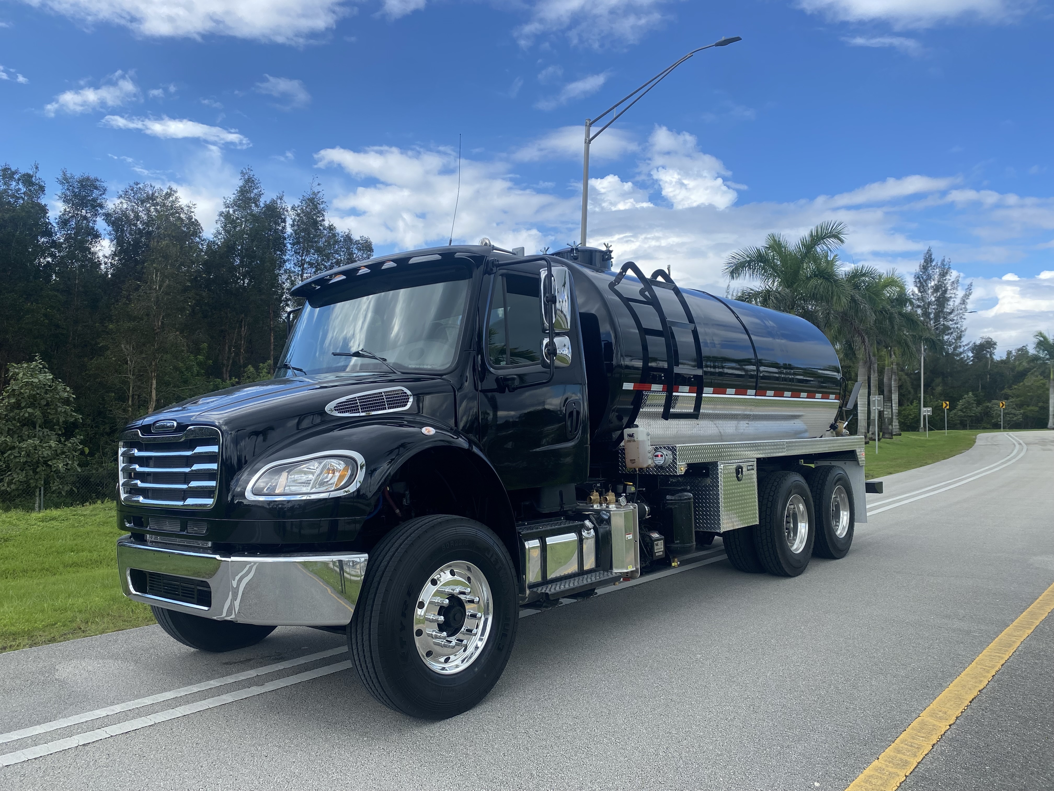 2018 FREIGHTLINER BUSINESS CLASS M2 in Hialeah, FL