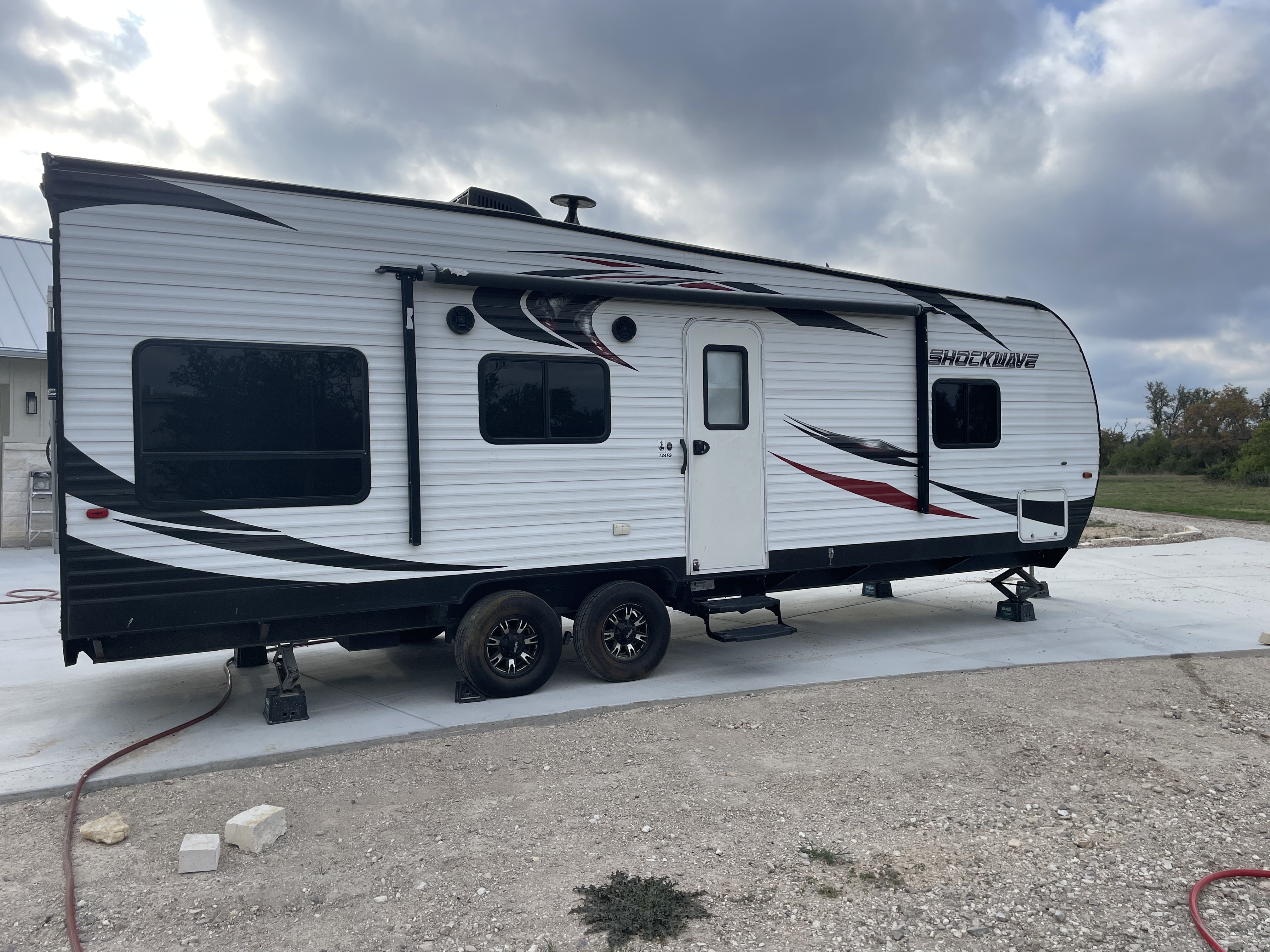2018 Forest River SHOCKWAVE 24FS in fredericksburg TX