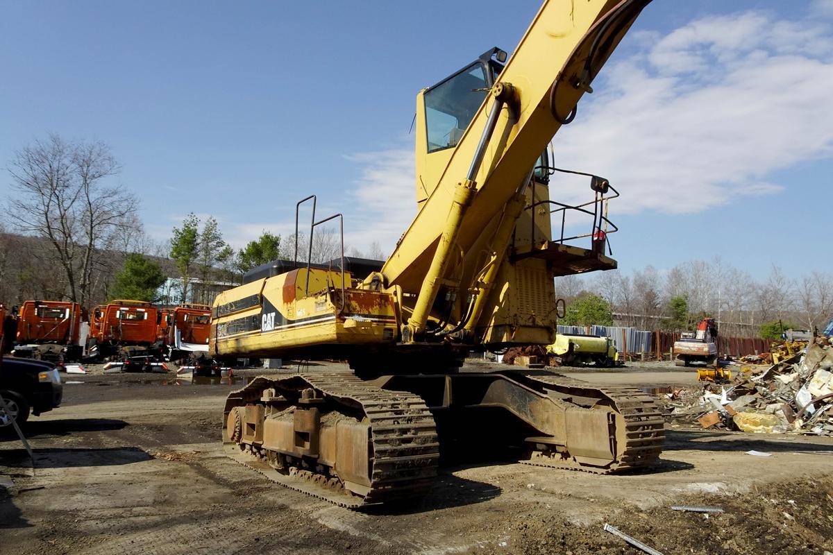 1996 CATERPILLAR 330L MH in Sparrow Bush, NY