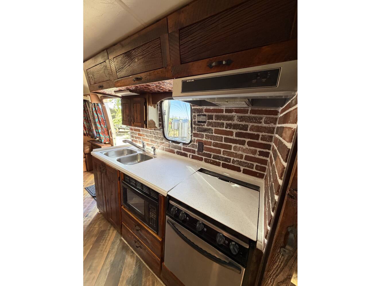 A photo of this 2004 Airstream CLASSIC 30RBQ
