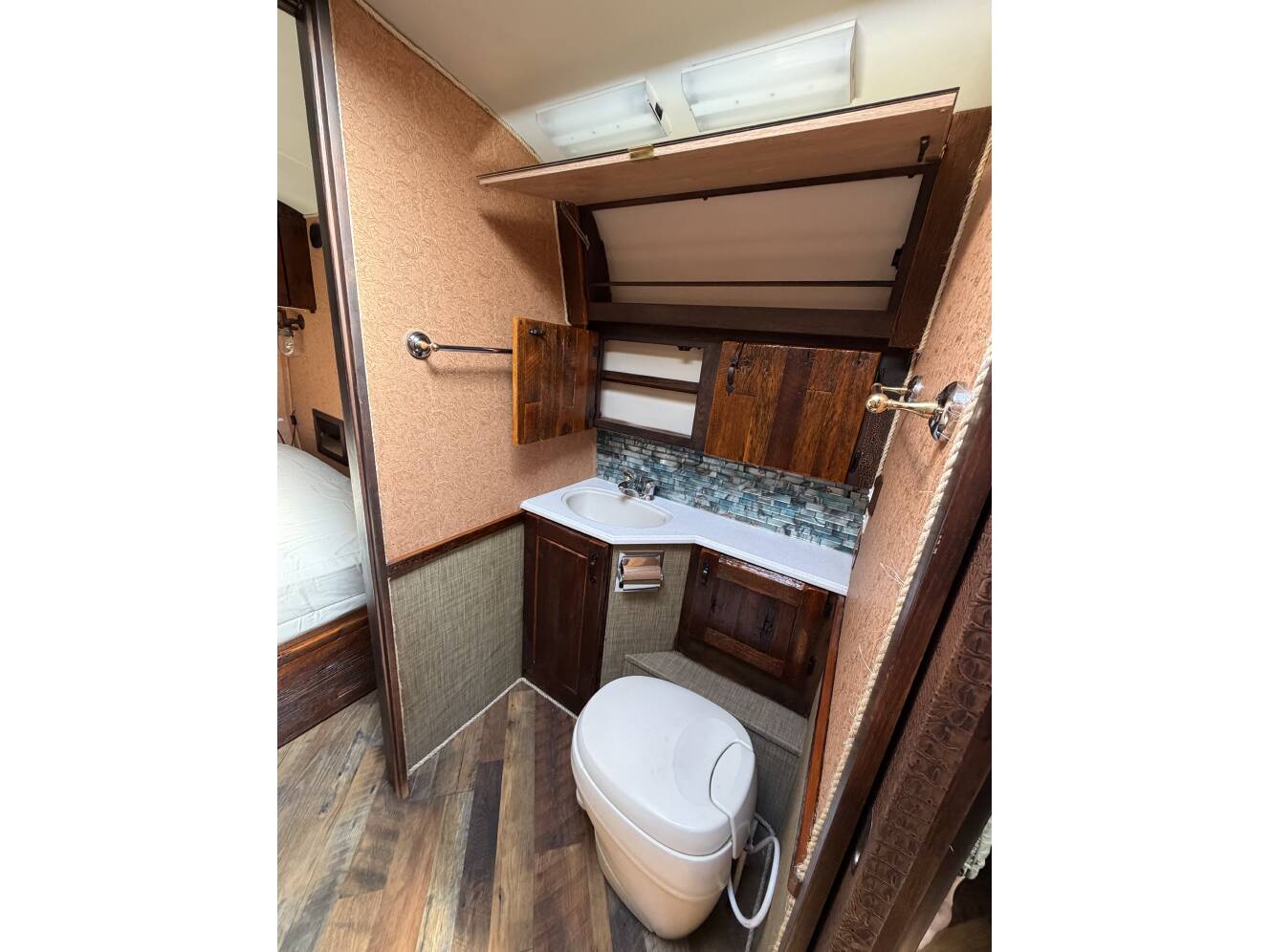 A photo of this 2004 Airstream CLASSIC 30RBQ