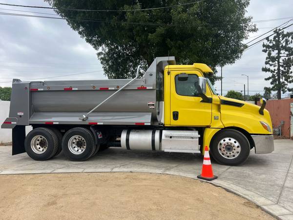 2019 FREIGHTLINER Cascadia 126 in North Hills, CA