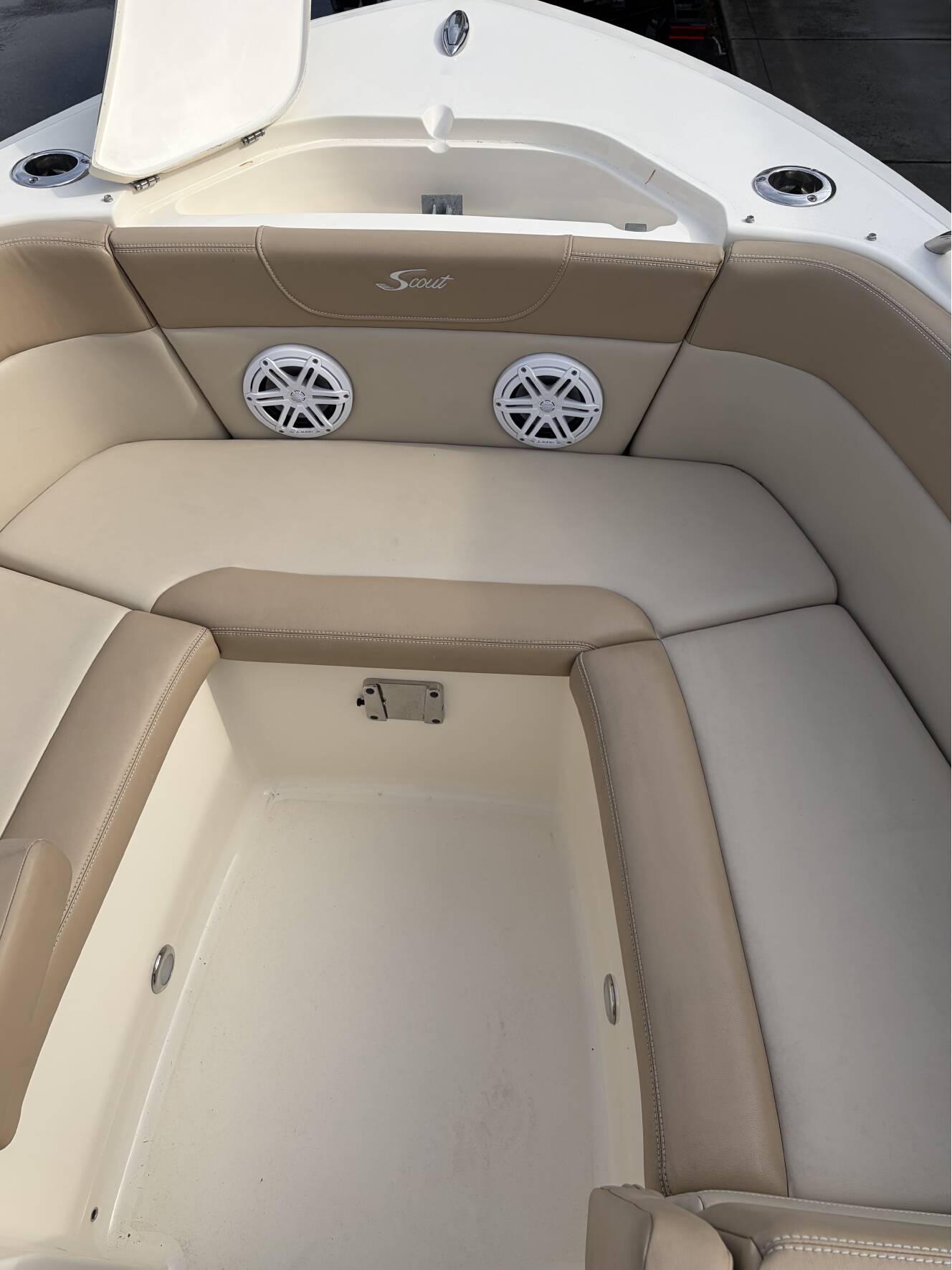 A photo of this 2023 Scout Boat Company 215 DORADO