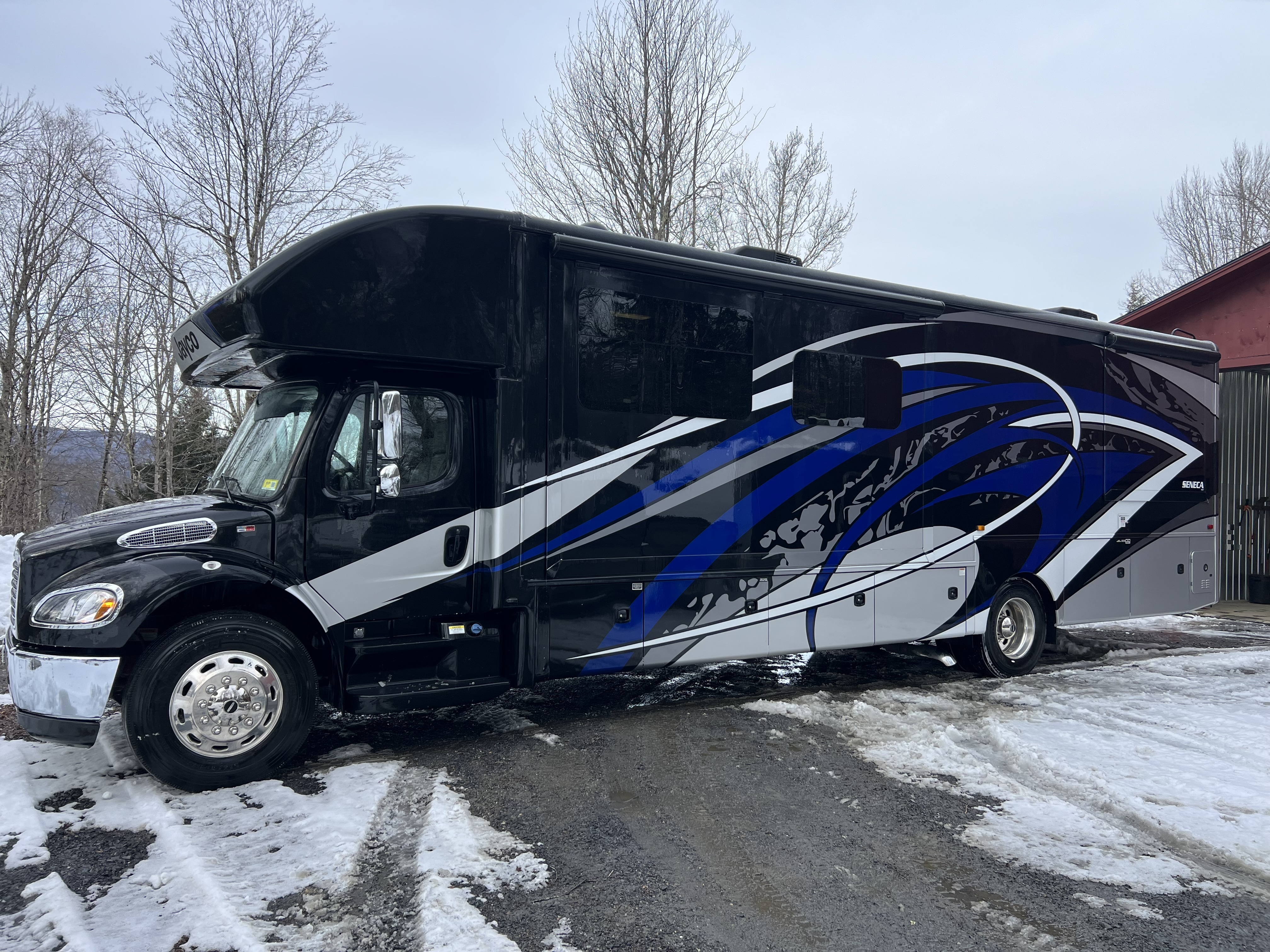 2021 Jayco SENECA 37L in middlesex VT