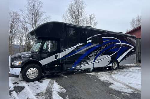 2021 Jayco SENECA 37L in middlesex VT